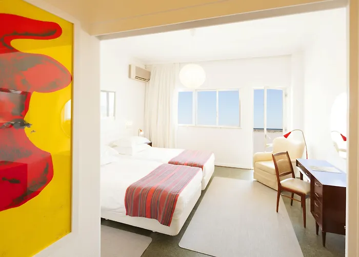 Отель Vasco Da Gama 3*